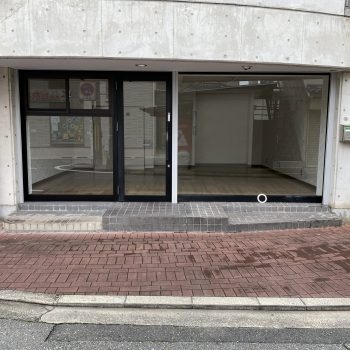 店舗入口改装　シャッター取付工事